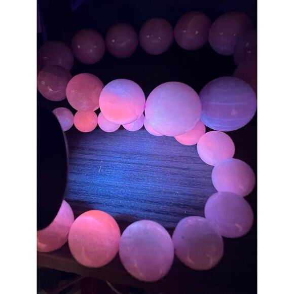 Kunzite graduated beaded 20 inch necklace with 925 magnetic clasp - Picture 10 of 10